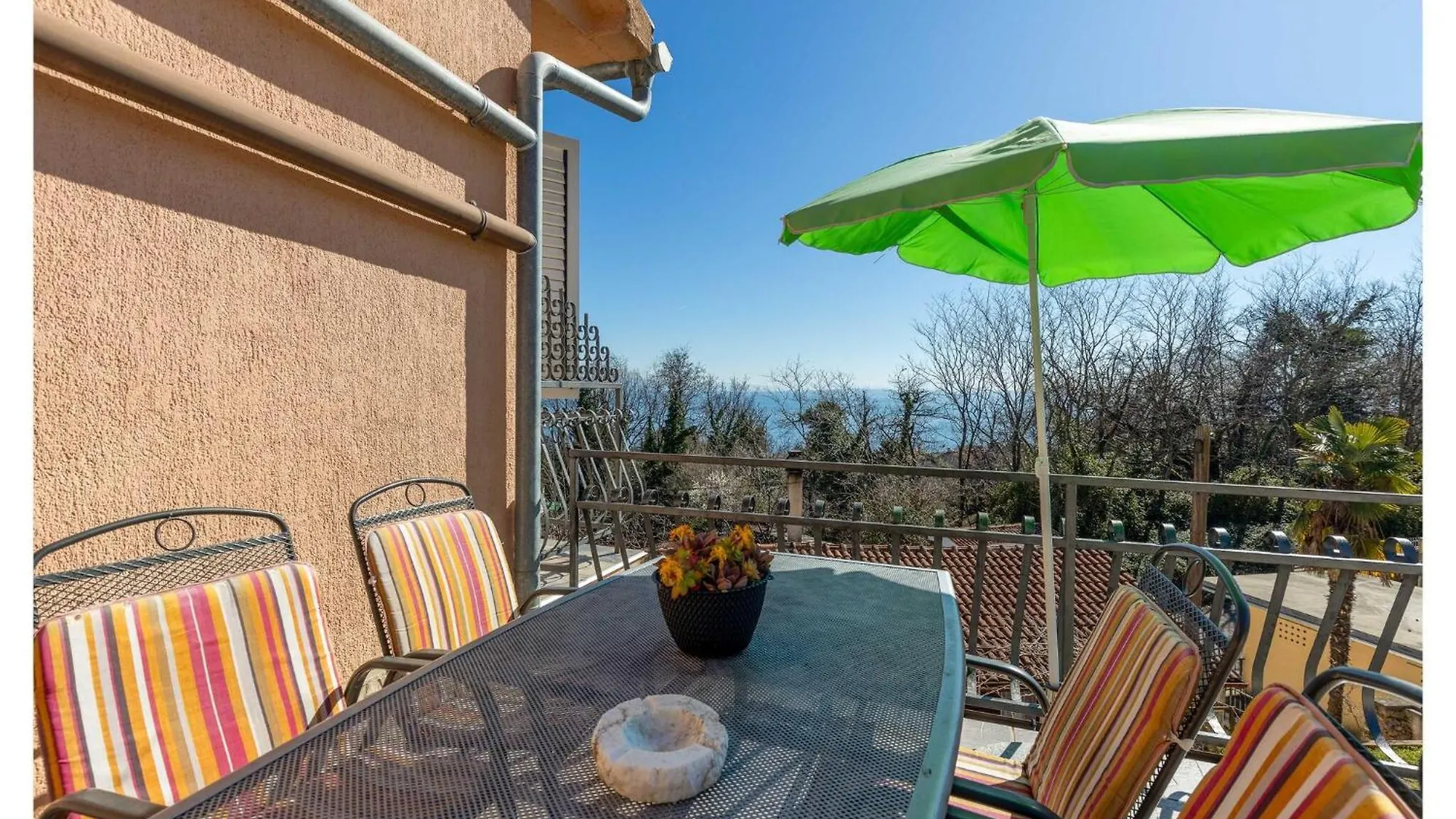 Beautiful Apartment In Opric With Wifi