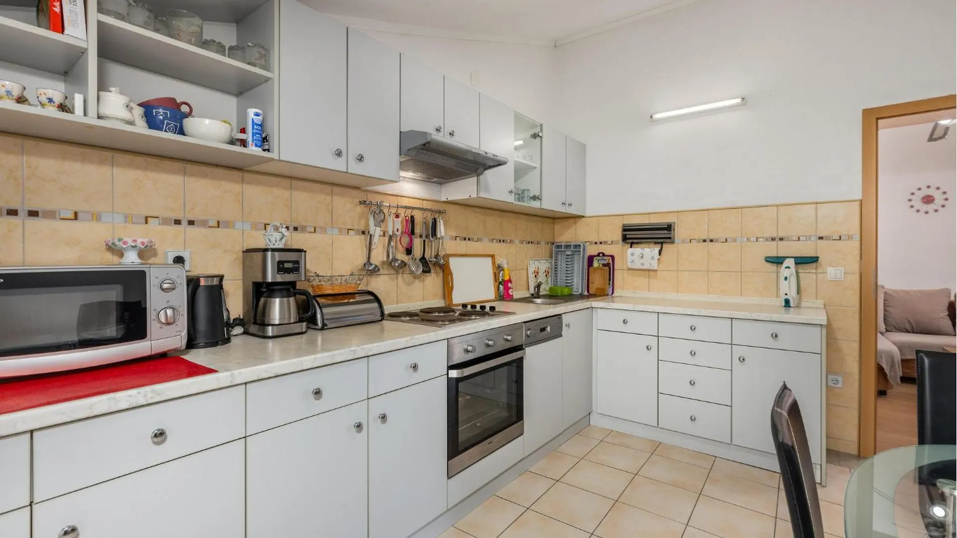 Beautiful Apartment In Opric With Wifi