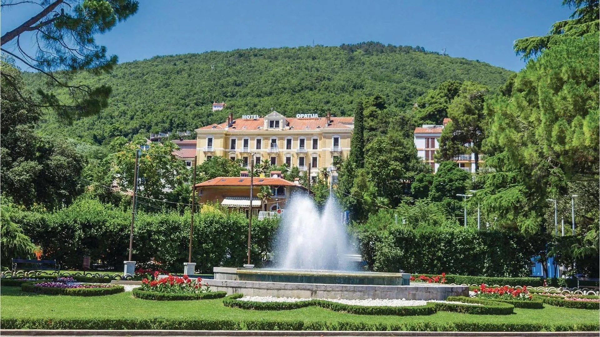 Beautiful Apartment In Opric With Wifi