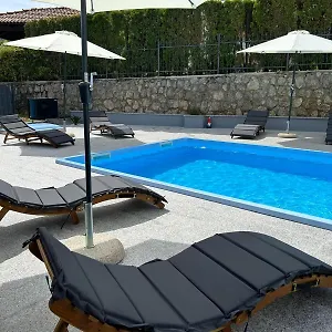 Apartment Fantasea, Opric