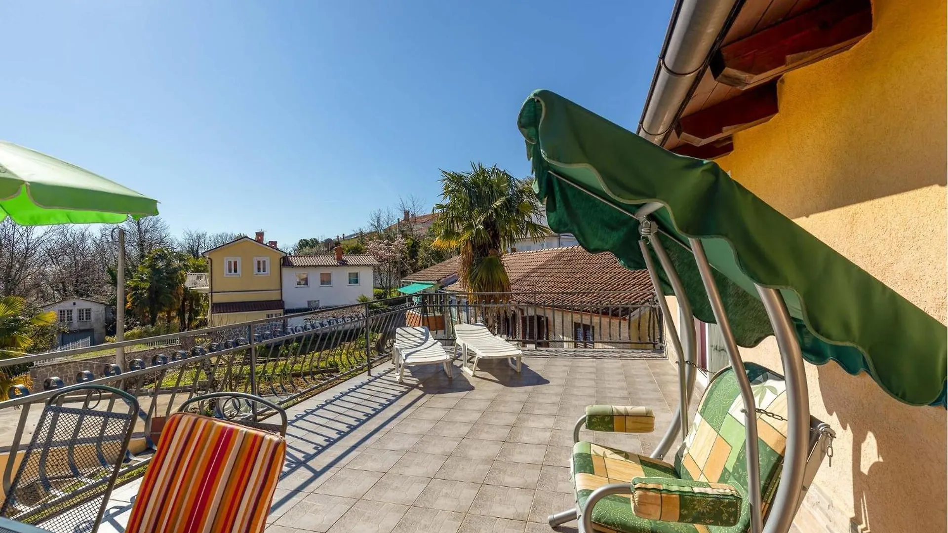 Beautiful Apartment In Opric With Wifi