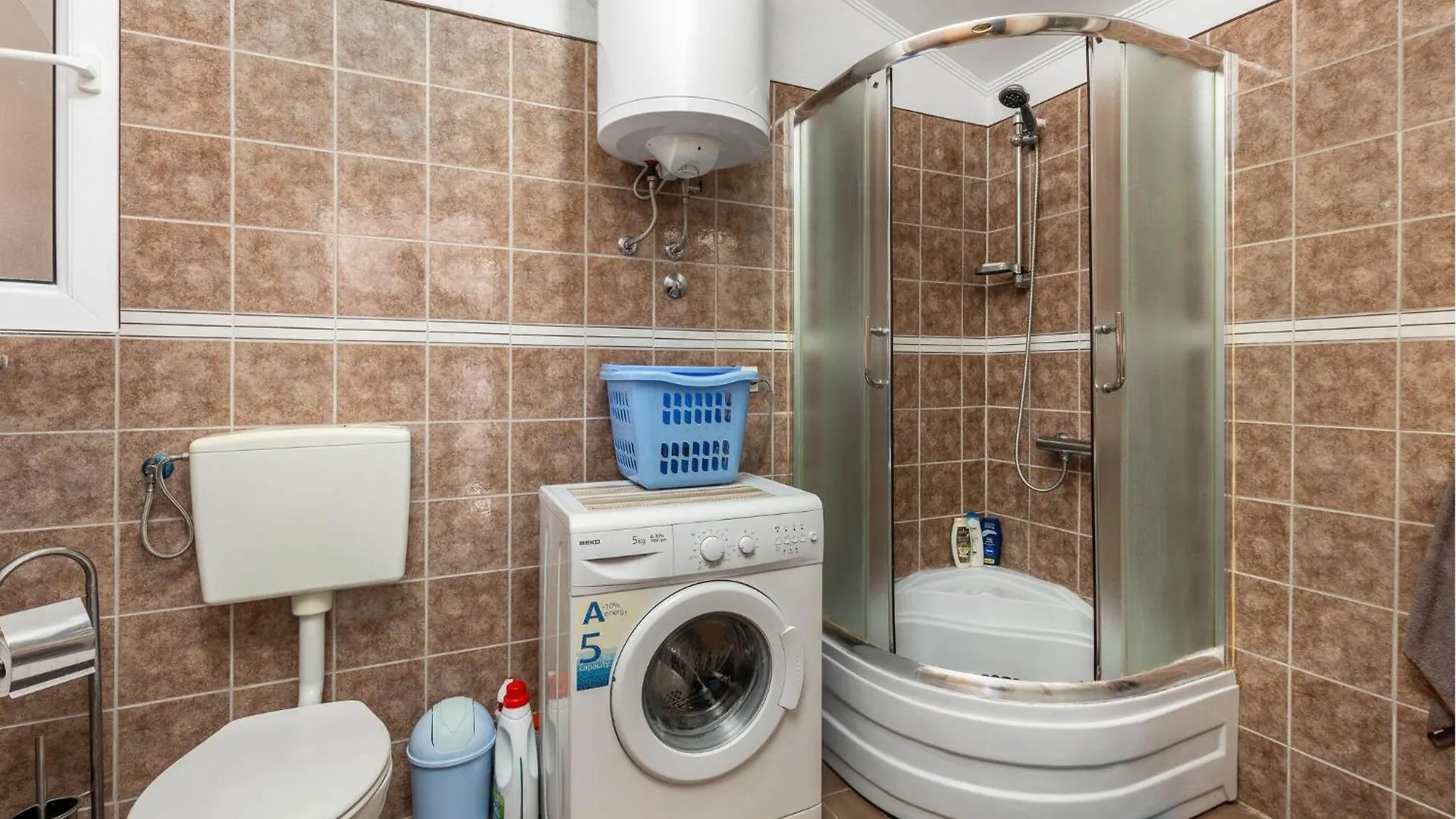 Beautiful Apartment In Opric With Wifi